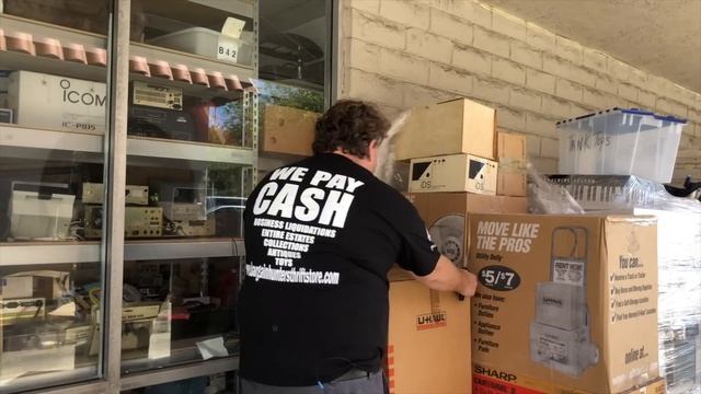 WE PAID $3000 FOR THIS ABANDONED STORAGE WARS AUCTION UNIT BIG PROFITS смотреть онлайн