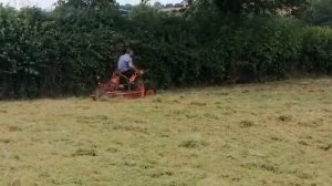 Kubota b5100 topping grass