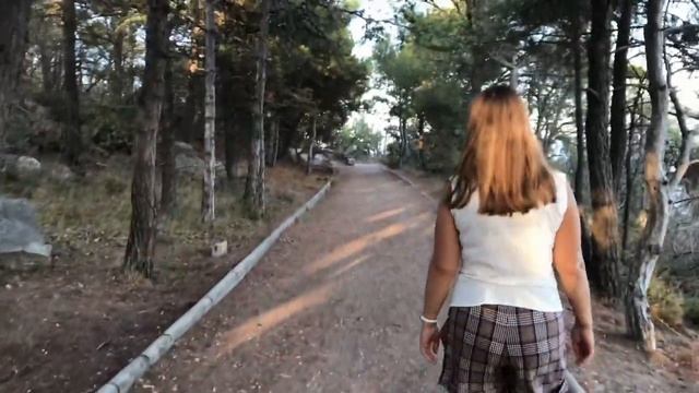 По Крыму пешком. Из Алупки в Ялту смотреть онлайн