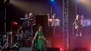 Massive Attack - Unfinished Sympathy (Phoenix Festival, 21st July 1996)