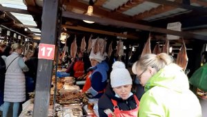 Листвянка.Рынок.Торговые ряды и кафе.