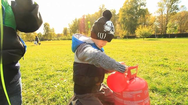 ЗАЧЕМ НУЖНЫ ЛЕГКИЕ? || Скелеты В Детском Шкафу 15 выпуск "Легкие, шарики, крушение квадрика" смотреть онлайн