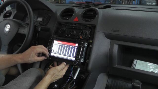 Caddy. Установка нового "радио" от Seicane. смотреть онлайн