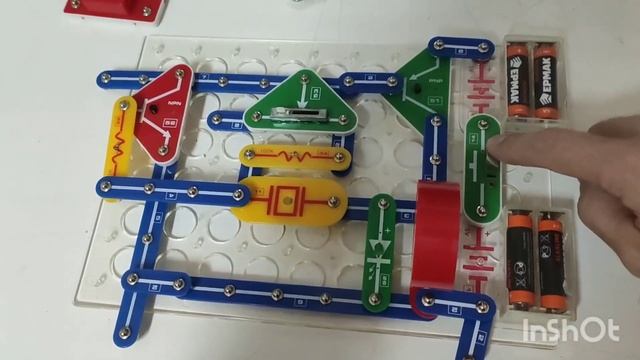 Как работают схемы электронного конструктора ЗНАТОК 320 смотреть онлайн