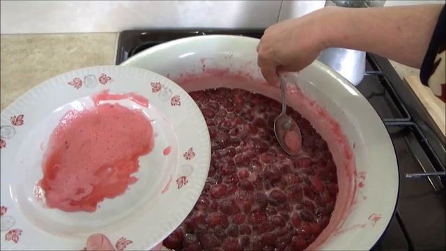 Как правильно варить клубничное варенье? Полезный и вкусный домашний джем из свежей клубники на зим