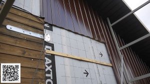 Оформление фронтона дома профлистом