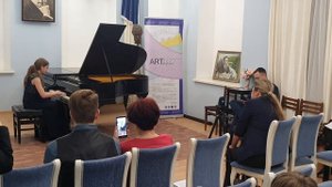 Фредерик Шопен,Ноктюрн до#минор,ор.27N1
исп.Моисеева Варвара,13 лет