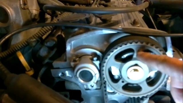 Change cambelt in Toyota Starlet, 4EFE Part 2 of 2 смотреть онлайн