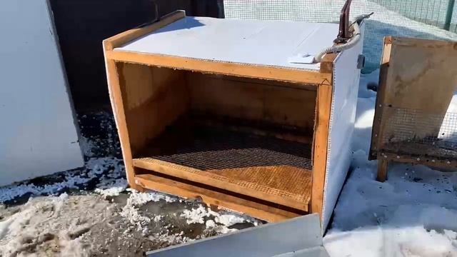 Как подготовить брудер к сезону. Делаем отбойники от помета на стены смотреть онлайн