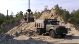 Погрузка песка на Зил