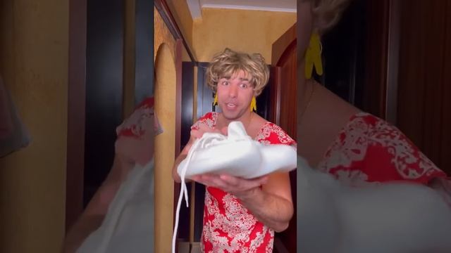 КОГДА КУПИЛ НОВЫЕ БЕЛЫЕ КРОССОВКИ смотреть онлайн