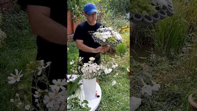 Букет из 3 хризантем на креативном каркасе. 10 августа 2020 г. смотреть онлайн