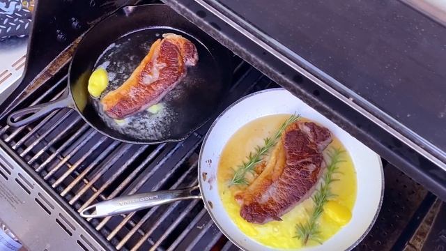 Steak Experiments - Cast Iron Skillet vs  Non-Stick Pan