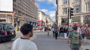 ??LONDON CITY TOUR _ Busy Saturday in OXFORD STREET _ Central London Street Walk 4K HDR.mp4