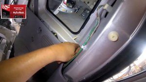 Toyota Yaris Verso  tail light removal