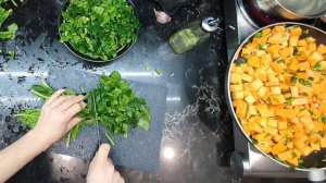 Карри из батата и шпината с рисом