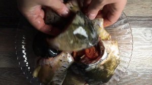 Карп с помидорами и луком в духовке