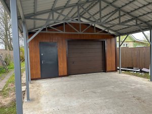 CAR HOUSE