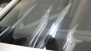 Дом Плёнок. Укрепление стёкол. Установка защитной плёнки на лобовое стекло автомобиля.