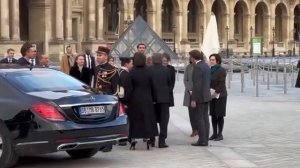 Шавкат Мирзиёев и Эммануэль Макрон вместе с супругами посетили музей Лувр в центре Парижа