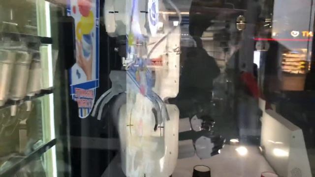 Робот на Московском вокзале в СПб смотреть онлайн