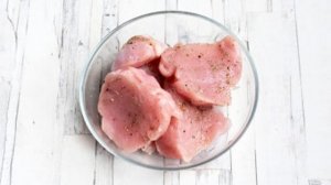 Индейка кусочками в духовке сочная и мягкая