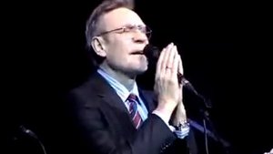 А  Михайлов   'За окном черёмуха колышется'