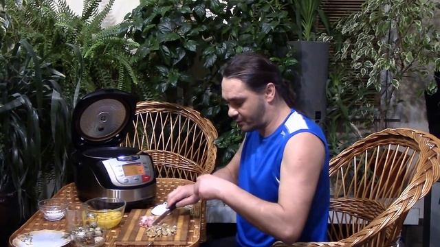 Яичница из перепелиных яиц с шампиньонами и тимьяном