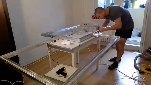 Световые линии / Натяжной потолок своими руками / Монтаж светодиодной ленты смотреть онлайн