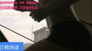 Красивые девушки занимаются в спортзале. Beautiful girls are engaged in the gym.