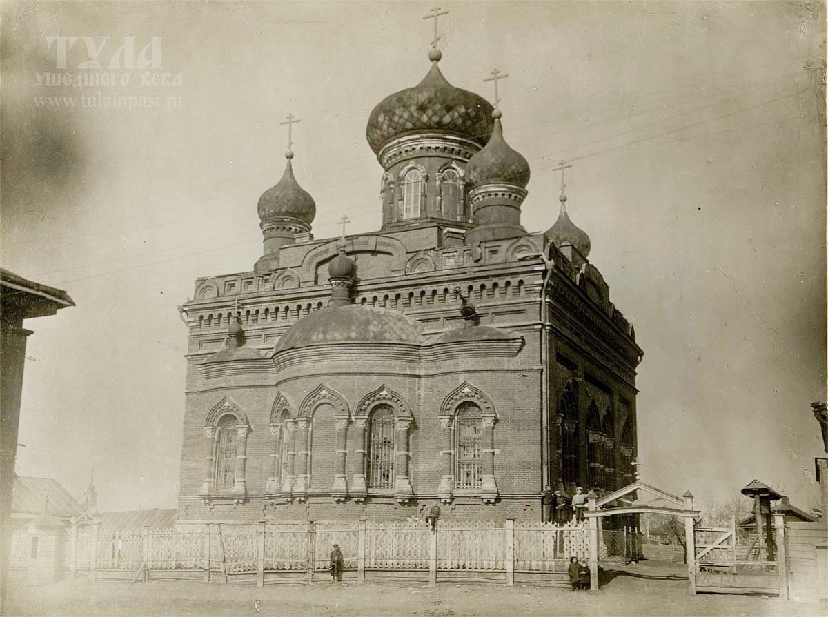 Установка крестов на храм Иоанна Златоуста Города-героя Тулы. 20.05.2023
