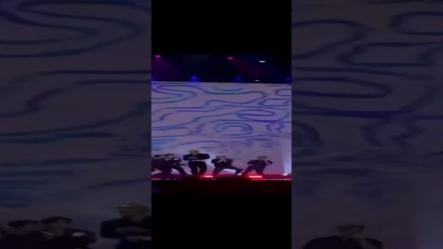 Stray Kids смотреть онлайн