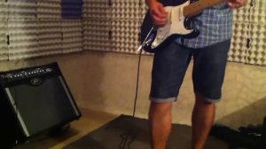 Peavey VK 112 vs Peavey Bandit 112