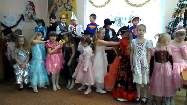 Первый класс школа 1704 Новый год! Все вместе в классе