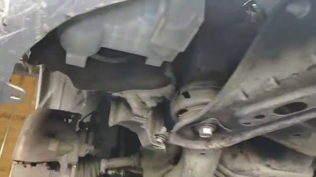 Как снять передний бампер тойота Toyota Camry Front Bumper Cover Removal смотреть онлайн