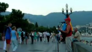 Ялта, Розенбаум поет на набережной...