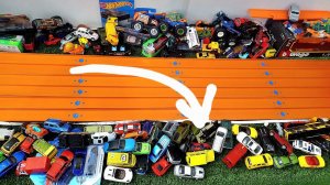 Обзор моей коллекции Hot Wheels. Уборка трека Hot Wheels