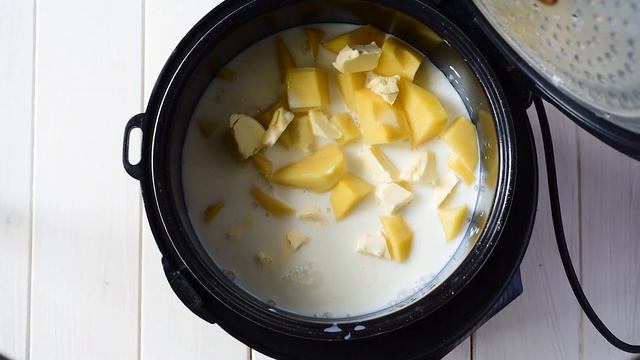 ? Картошка тушеная в молоке (в мультиварке) — видео рецепт