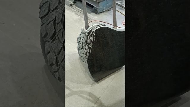 памятники из гранита