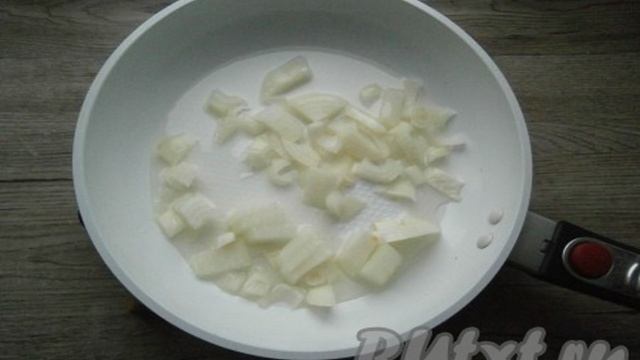 Бефстроганов из куриной печени со сметаной