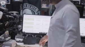 Араб смог подсоединить 444 игровые приставки к одному телевизору...