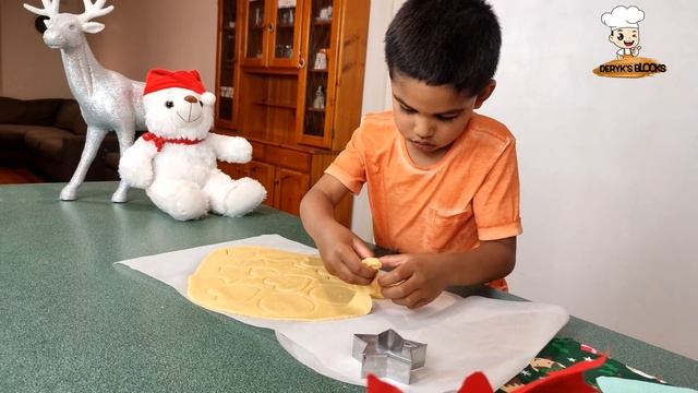 CHRISTMAS COOKIES | Easy cookies that KIDS can make смотреть онлайн