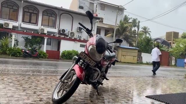 HIKKADUWA SRI LANKA ?? FIRST IMPRESSIONS смотреть онлайн