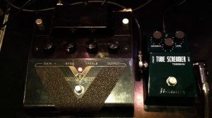 Ibanez Tube Screamer TS808 HW vs Mesa Boogie V1 Bottle Rocket