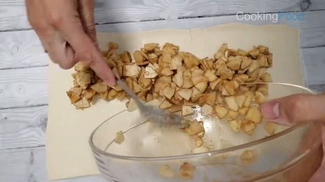 Яблочный штрудель из готового слоеного теста в духовке простой рецепт смотреть онлайн