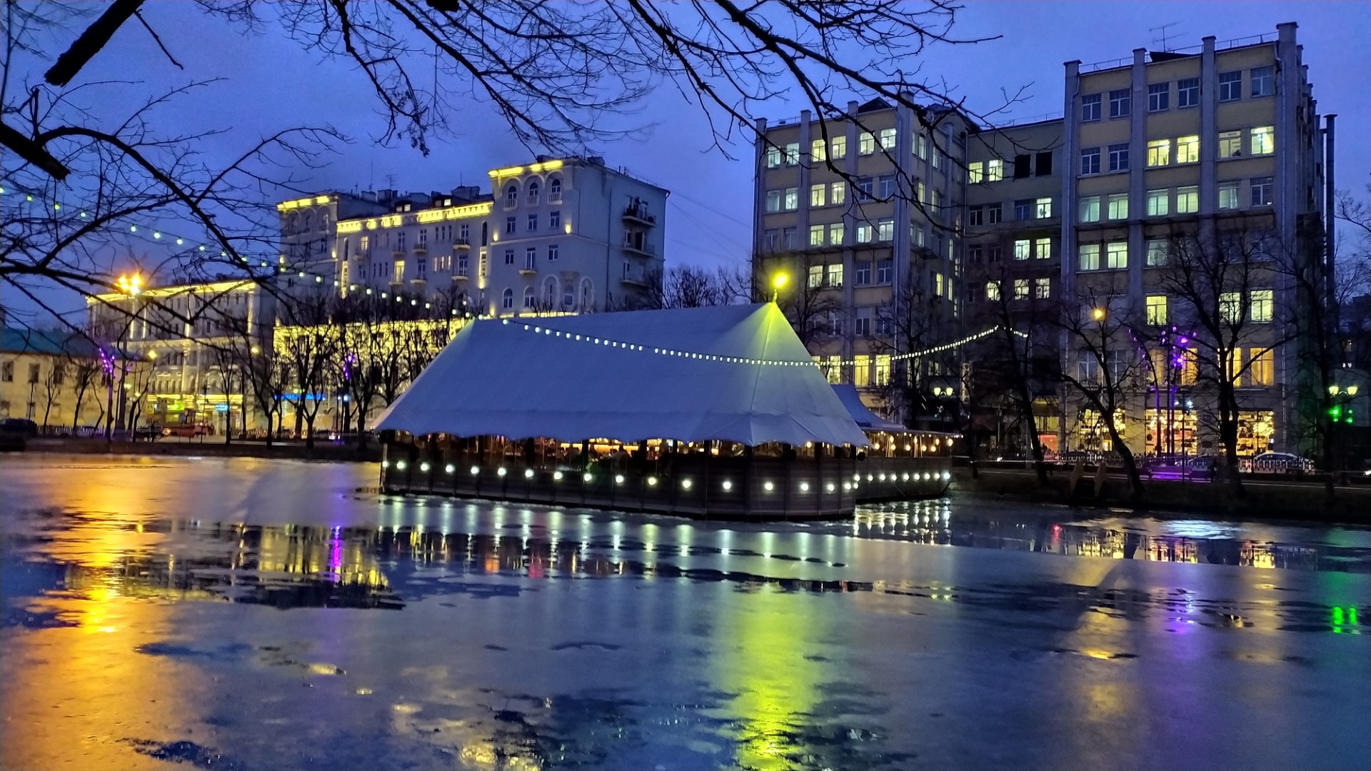 патриаршие пруды в москве зимой