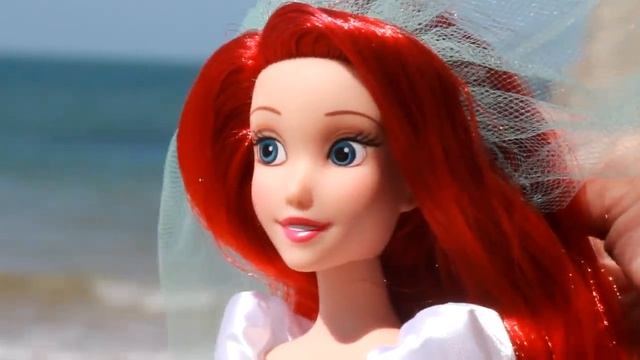 РУСАЛОЧКА уже не та? Кукла Ариэль от Дисней смотреть онлайн