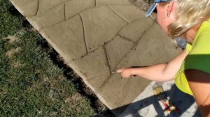 Дорожка из артбетона имитация камня своими руками на даче.