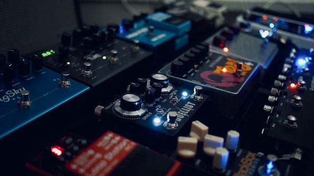 Two Rock Traditional Clean + Fender CS 64' Strat - Slow Dancing In A Burning Room (WTLI) Cover смотреть онлайн