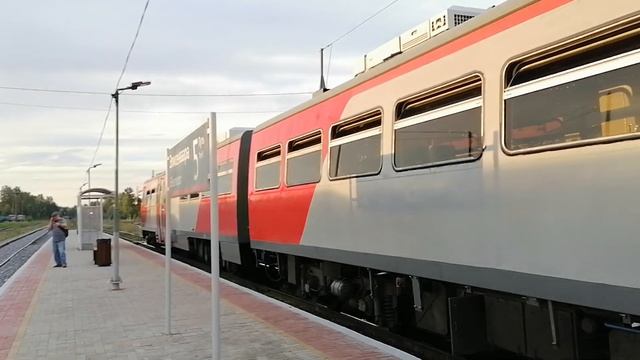 Ж/Д станция "Элисенваара". Тепловоз тащит "Ласточку". 16.07.2023. смотреть онлайн